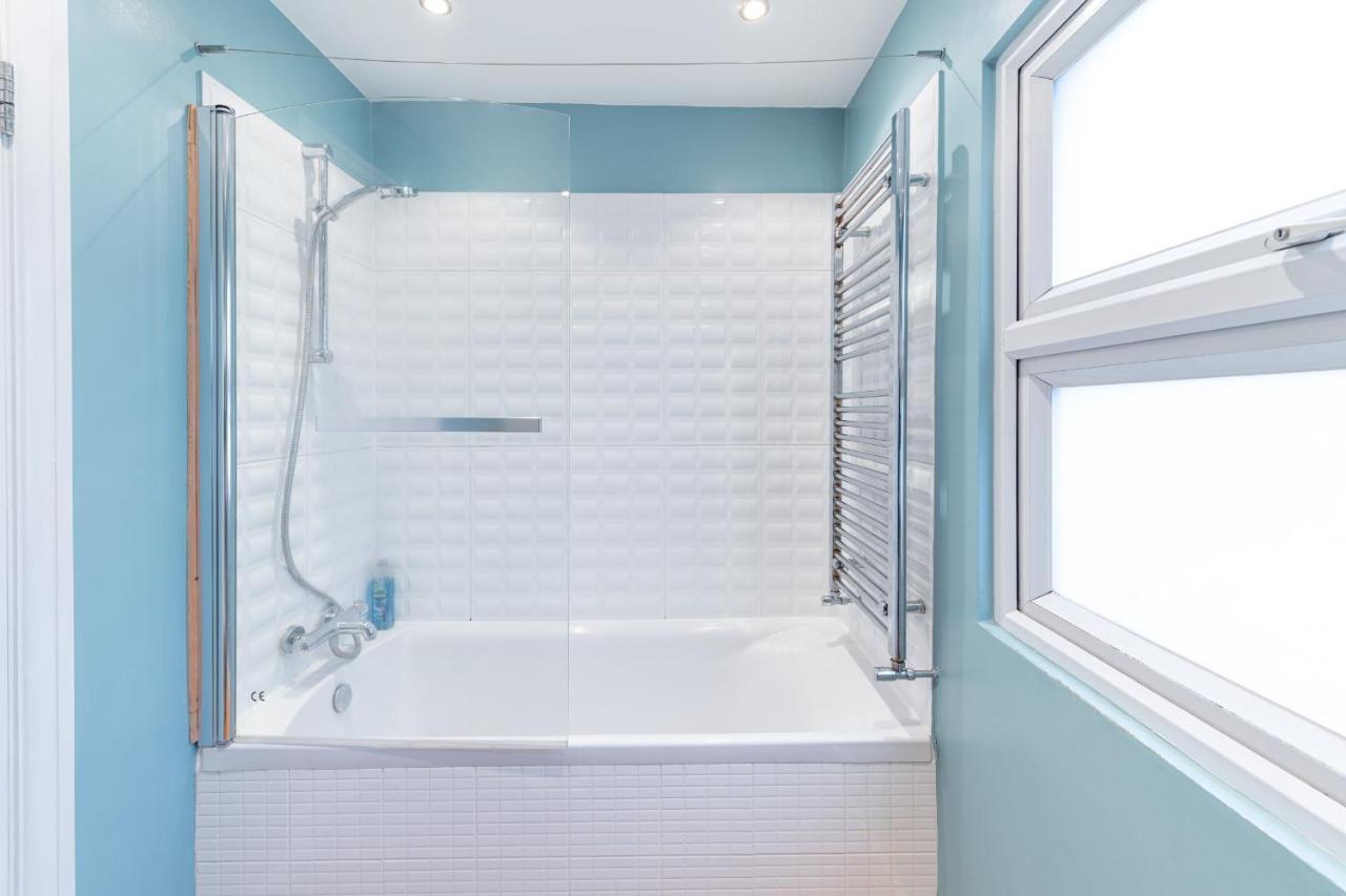 Stylish Shepherds Bush Flat Lejlighed London Eksteriør billede